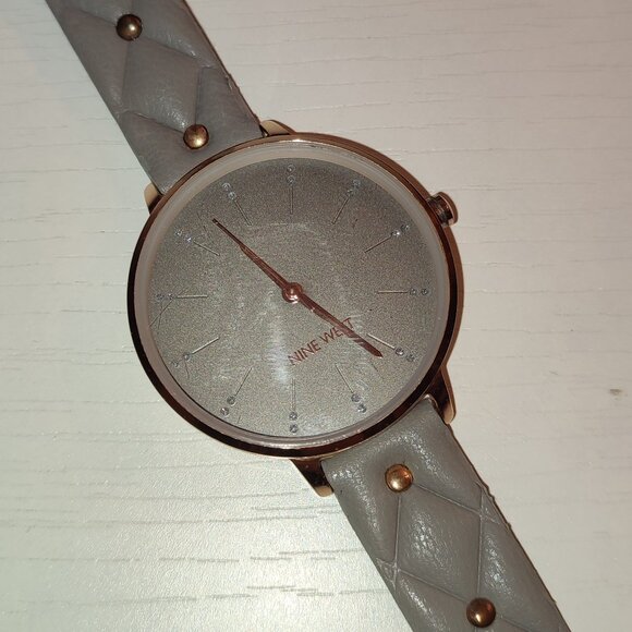 Nine West Watch Gray Copper Metal Vintage Adjustable Size - Picture 1 of 12